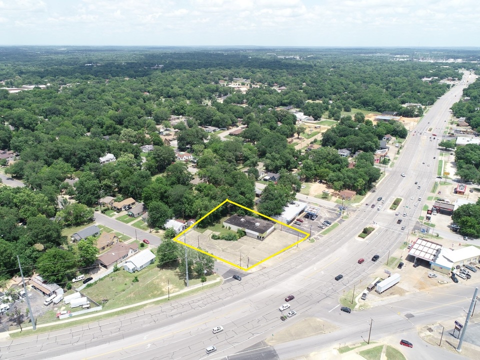 Online Auction Sale ValueAdd Retail REO in Tyler, TX 1211 W. Gentry