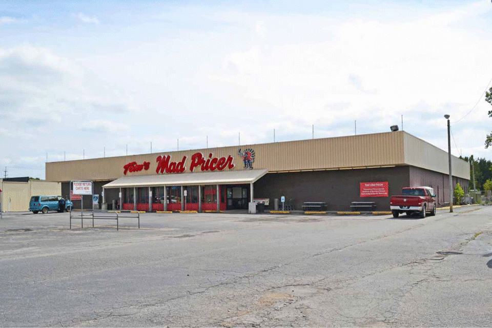 Former Grocery Store for Sale 19,054 SF on 1.8 Acres on IL149 West