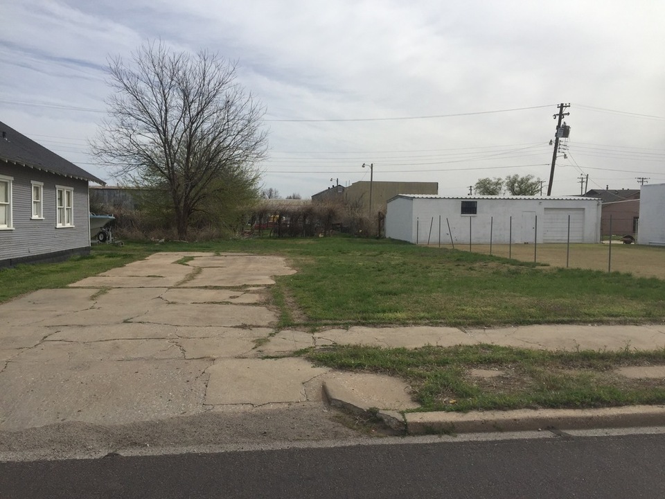 Linwood Land For Sale 1728 Linwood Boulevard, Oklahoma City, OK, 73106