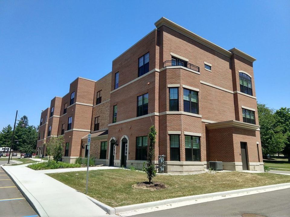 College Park Townhouses 242 North West Street, Hillsdale, MI, 49242