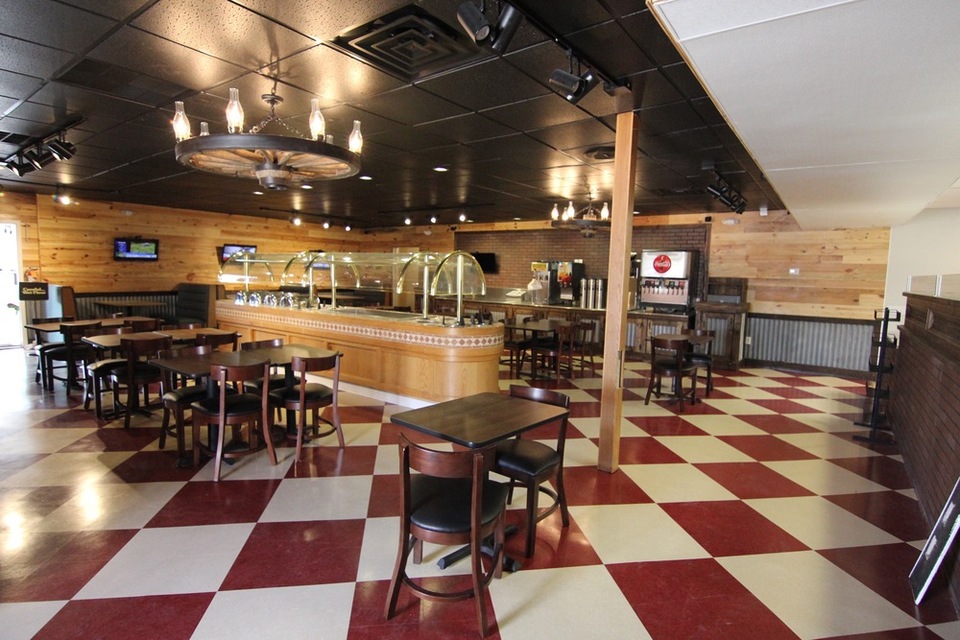 Red Lion Hotel La Junta & Dickies BBQ Restaurant 1325 E 3rd St, La