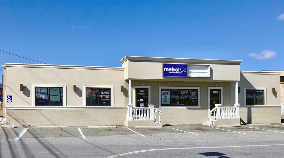 MacArthur Road Freestanding Building 2705 MacArthur Road, Whitehall