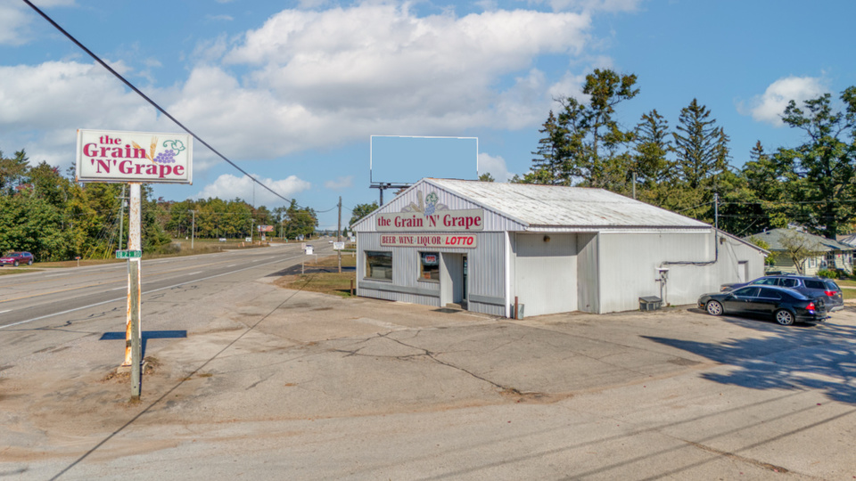 6998 U.S. 2, Gladstone, MI, 49837