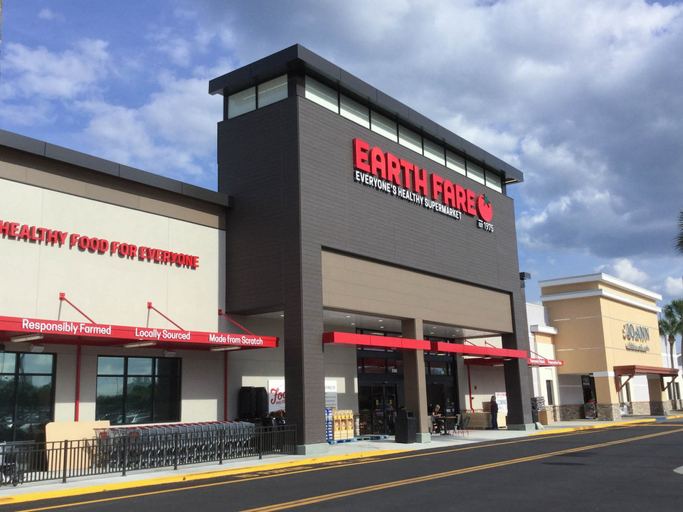 Shady Oaks Shopping Center 2401 SW 27th Ave, Ocala, FL