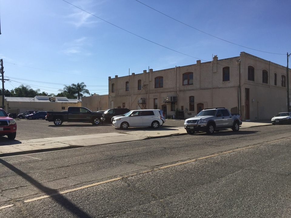 Downtown Retail/Office Space For Lease 1417 Seventh St, Sanger, CA