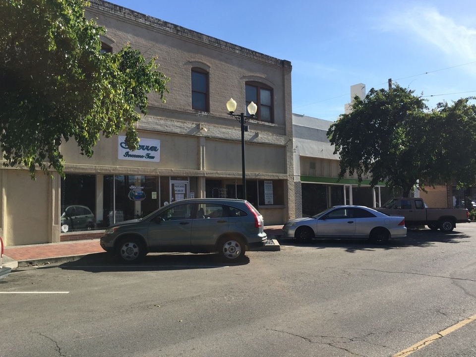 Downtown Retail/Office Space For Lease 1417 Seventh St, Sanger, CA