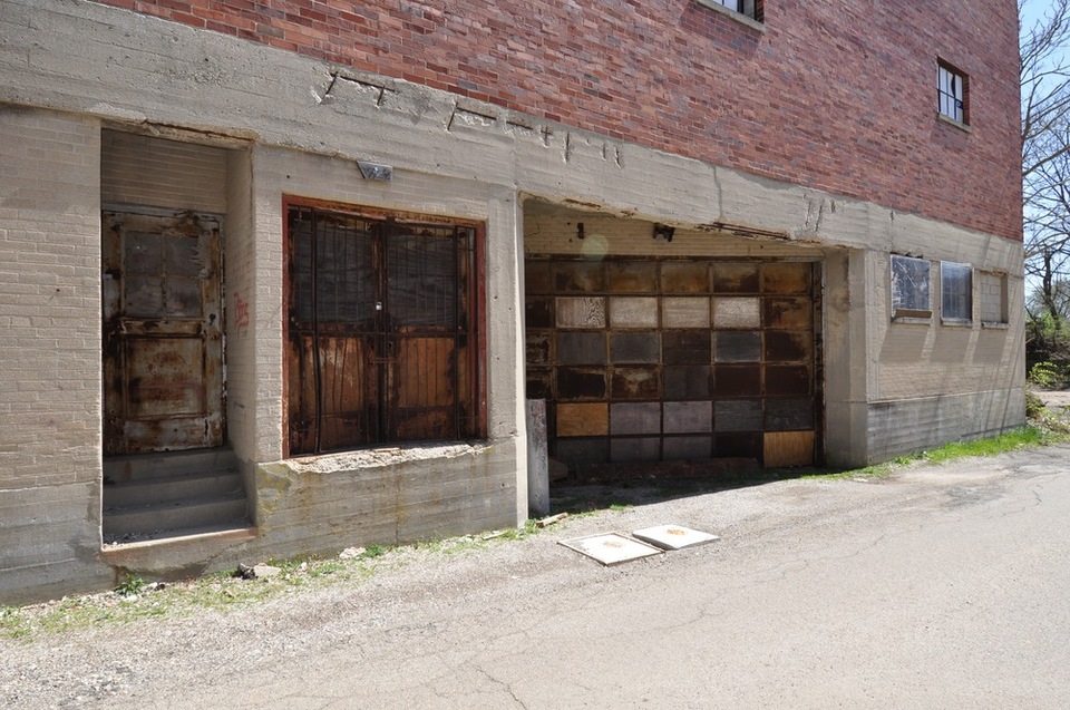 ABSOLUTE AUCTION Historic Downtown Xenia, OH Building 17 W. 3rd St