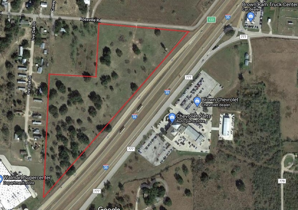 000 I-35, Devine, TX, 78016
