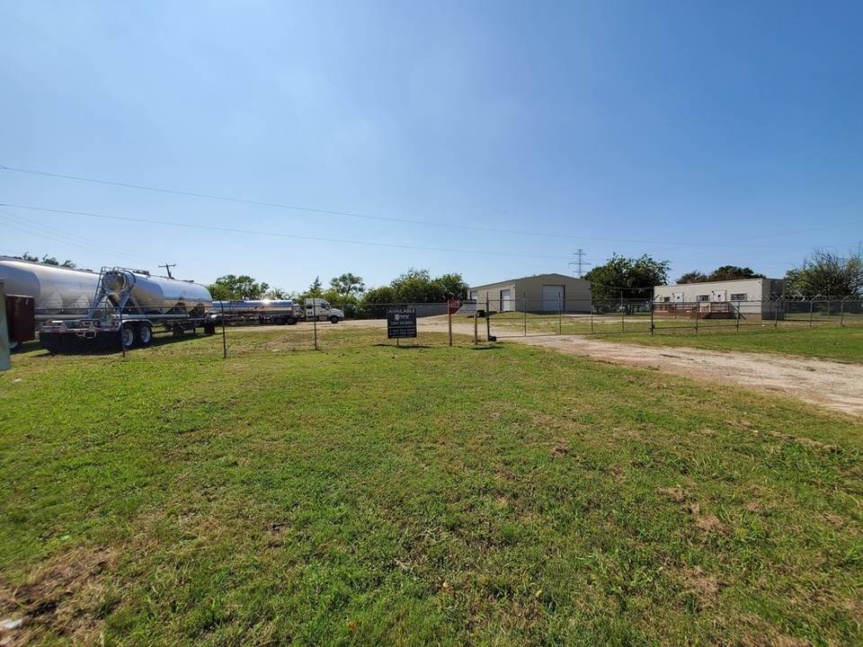 732 County Rd 214, Venus, TX, 76084