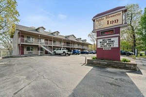 3043 E Van Buren, Eureka Springs, AR, 72632
