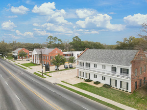 660 N Foster Dr, Baton Rouge, LA, 70806