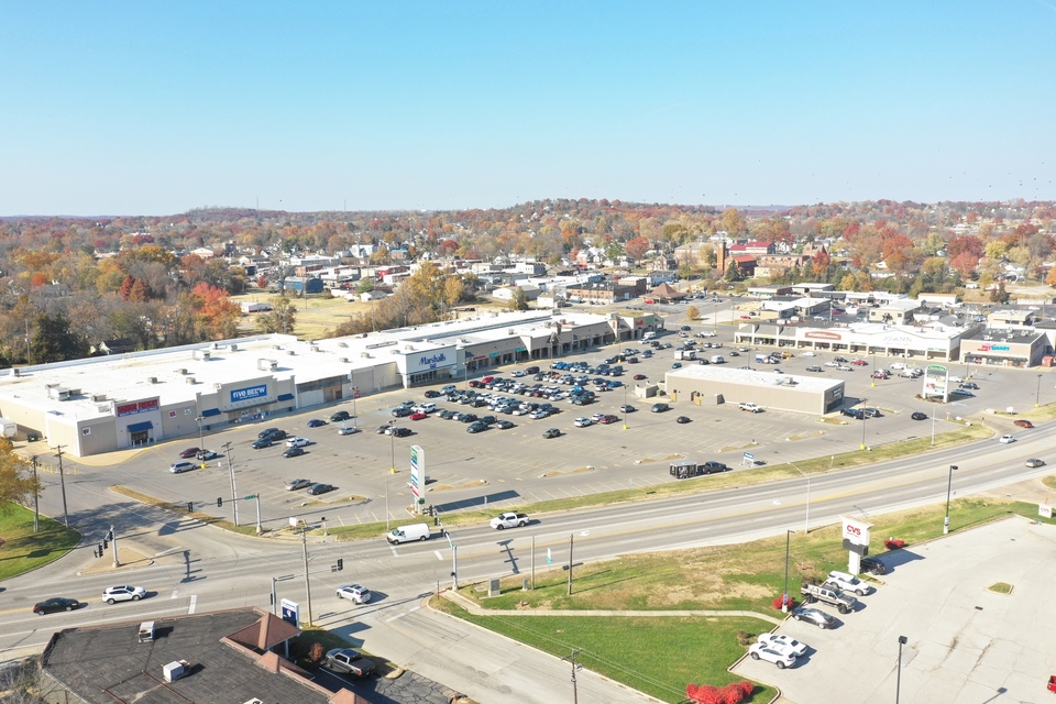101 - 155 Twin City Mall , Crystal City , MO, 63028
