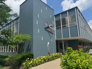 1025 E Maple Rd, Birmingham, 48009