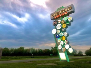 Carlinville Plaza, Carlinville, IL, 62626