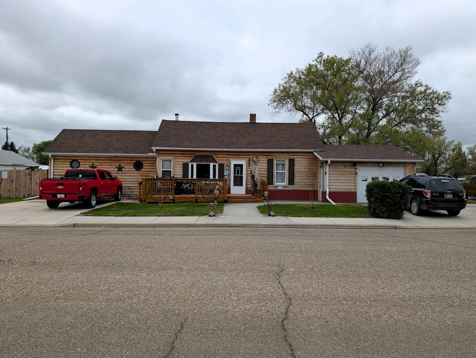 327 2nd Ave W, Culbertson, MT, 59218