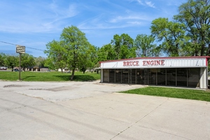 1829 NW 86th St, Clive, IA, 50325