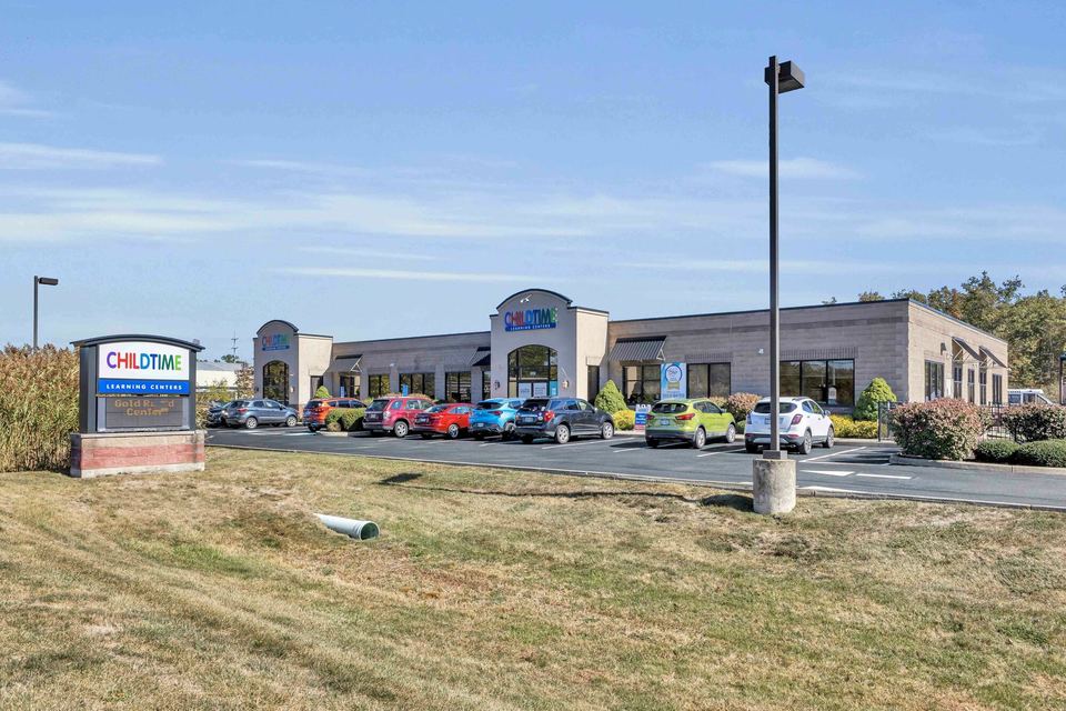 941 Center Rd, Avon, OH, 44011