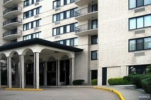 1590 Anderson Ave, Fort Lee, NJ, 07024