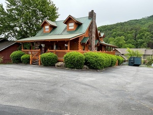 739 Wears Valley Road, Pigeon Forge, TN, 37863