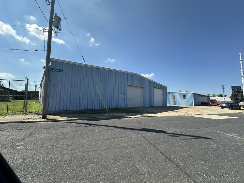 208 SW Center St, Peoria, IL, 61605