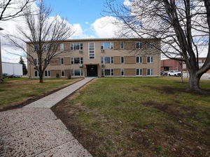 35 Apt Units: 303, 311 & 321 W Highland Dr, WILLISTON, ND, 58801