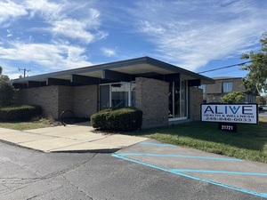 21721 W 11 Mile, Southfield, MI, 48034