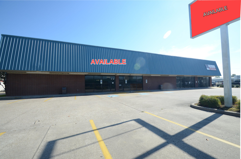 Freestanding Former Family Dollar 46 North 11th Street Beaumont Tx 77702