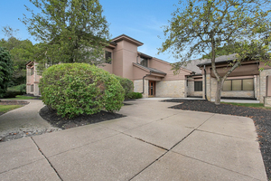 8080 Ravines Edge Ct, Columbus, OH, 43235