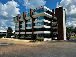 1675 Lakeland Drive, Jackson, MS, 39216