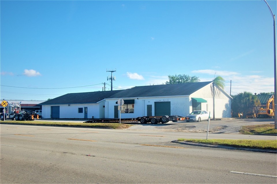 20012005 N Orange Blossom Trail, Orlando, FL, 32804 20012005 N