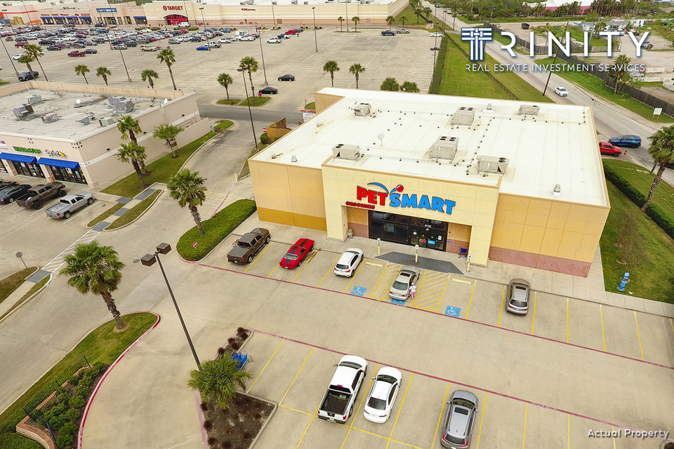 PetSmart Trophy Location Houston, TX MSA 6.75 Cap 6102 Avenue