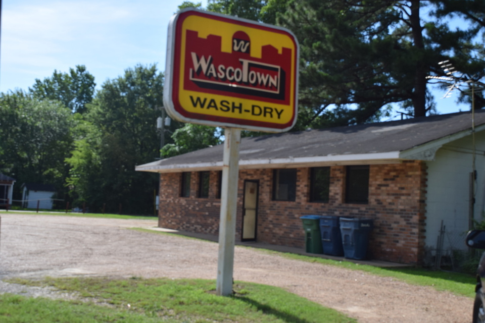 Land/Laundromat for Sale 814 W PEACE ST, Canton, MS, 39046