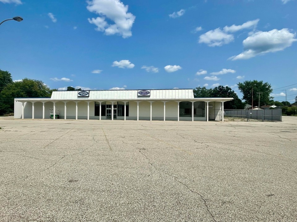 209 Milwaukee St, Waterford, WI, 53185