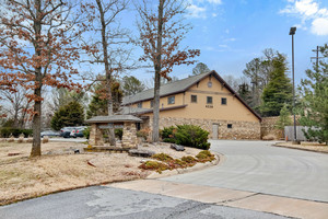 4220 N Crossover Rd, Fayetteville, AR, 72701