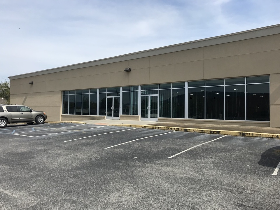 Large Flex/Warehouse Space For Lease on Rossville Blvd 4812 Rossville