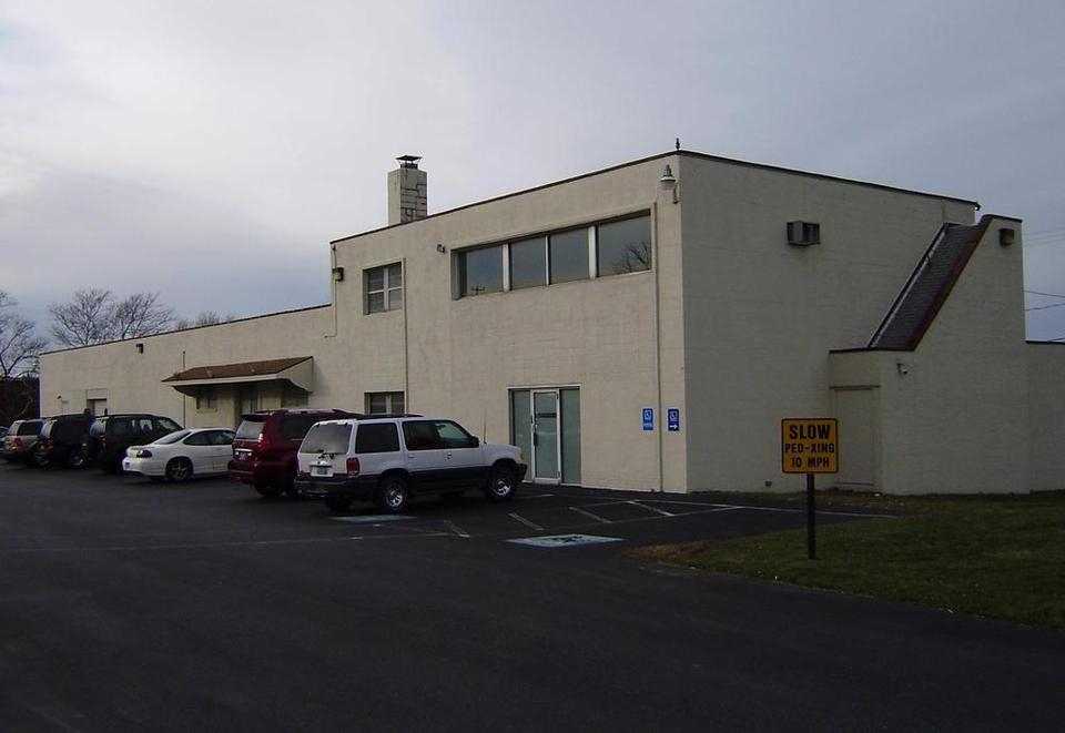 A Warehouse/Garage/Retail/Office Space in the center of the Lehigh