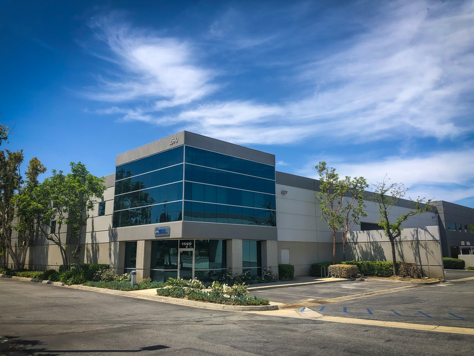 High image dock high loading industrial unit for lease 1590 S