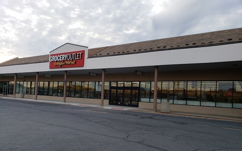 25th St Shopping PlazaRETAIL FOR LEASEEaston, PA 2429 Nazareth Road