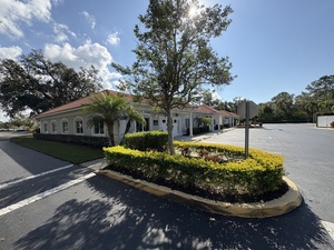2910-2946 University Pkwy., Sarasota, FL, 34243