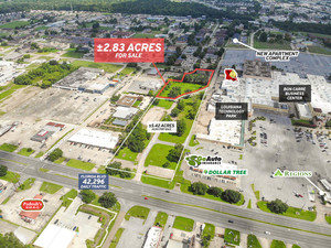 Holmes Dr, Baton Rouge, LA, 70806