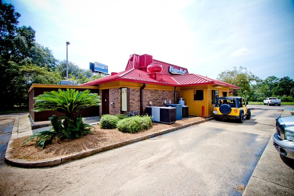 Net Leased Pizza Hut 5476 Mobile Highway, Pensacola, FL, 32506