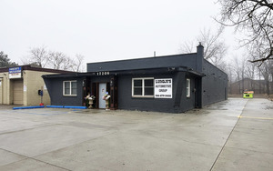 17206 E 13 Mile Rd, Roseville, MI, 48066