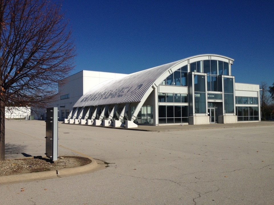 Lexington Il Car Dealership / Green Roof on Car Dealership