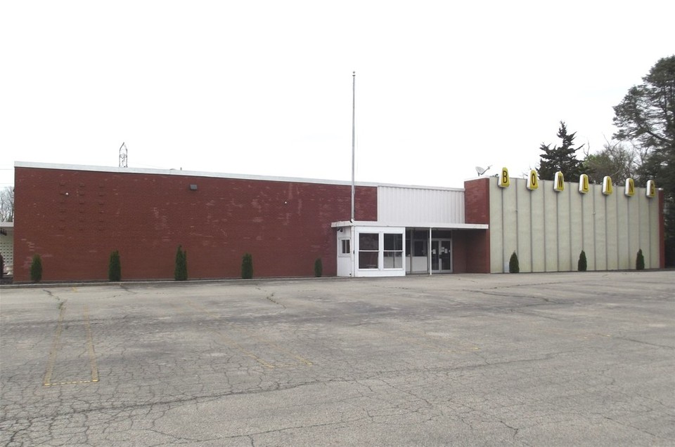 PlayMor Bowling Lanes 4901 Linden Ave., Dayton, OH, 45432