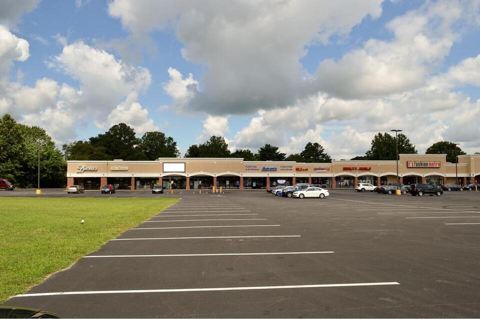 Fruitland Plaza 208 N. Fruitland Blvd. (U.S. Route 13), Fruitland, MD