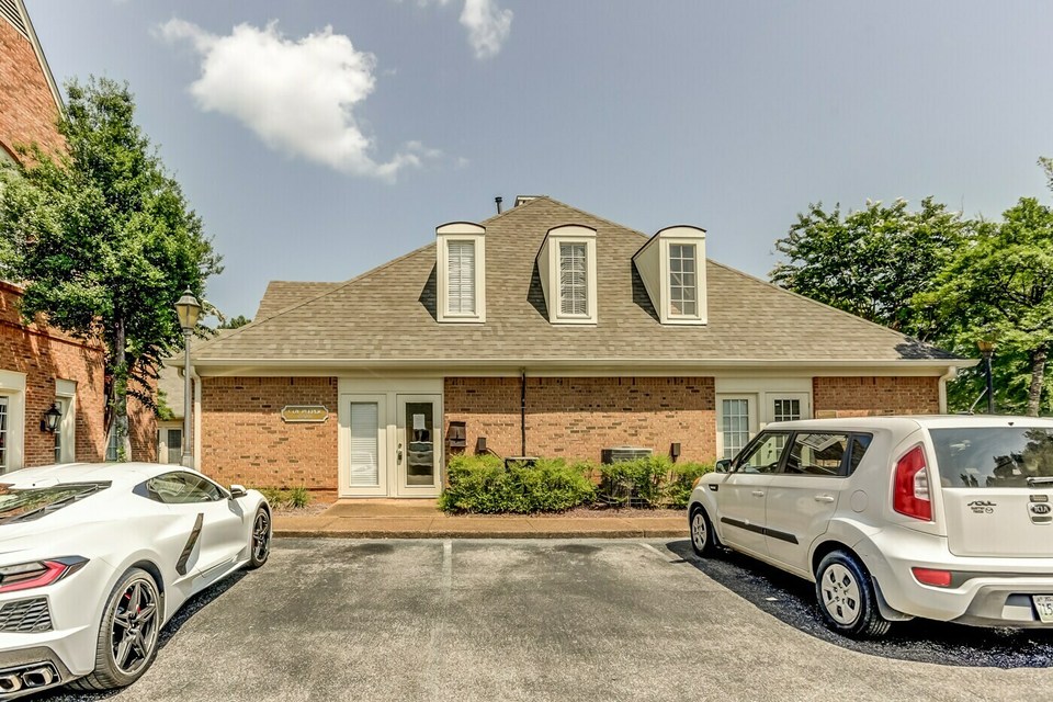 1924 Exeter Rd, Germantown, TN 38138