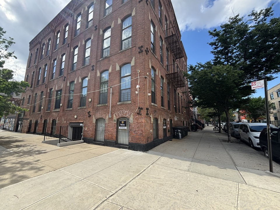 124 Stuyvesant Ave, Brooklyn, NY 11221