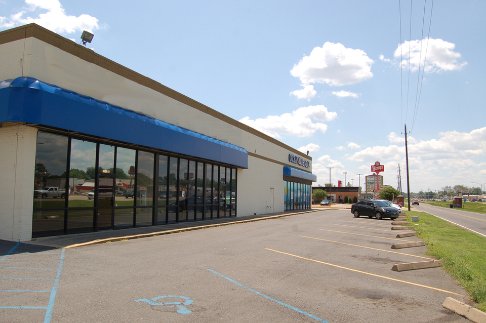 Shreve City Shopping Center 1253 ShreveportBarksdale Hwy