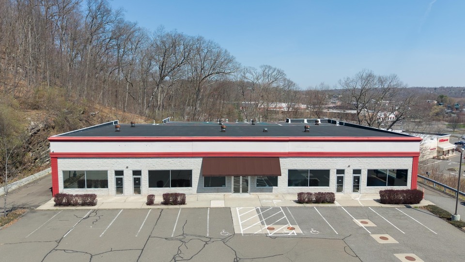 20 Federal Rd, Brookfield, CT 06804