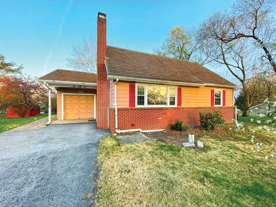 118 HERSHEY RD, Harrisburg, PA 17112